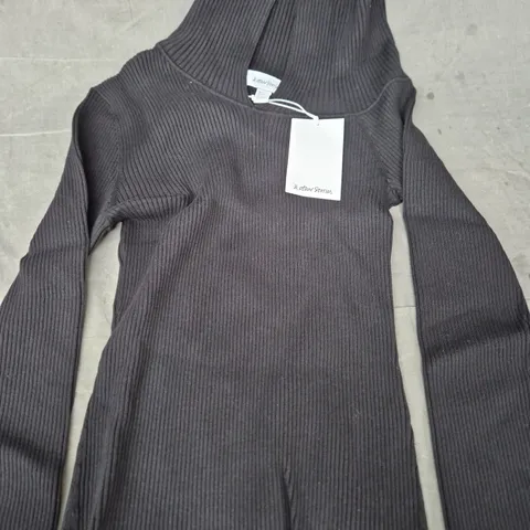 & OTHER STORIES BLACK RIBBED KNIT TURTLENECK SWEATER – EU M