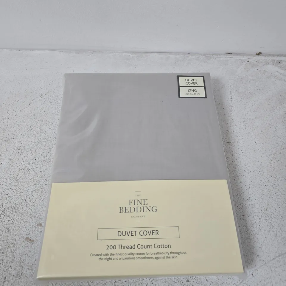 BOX OF APPROXIMATELY 6 THE FINE BEDDING COMPANY DUVET COVER – KING, 200 THREAD COUNT COTTON, GREY
