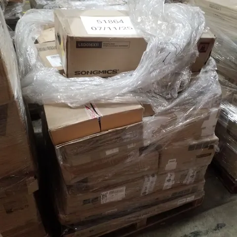 PALLET CONTAINING ASSORTED PRODUCTS INCLUDING STANDING DESKS & END TABLE