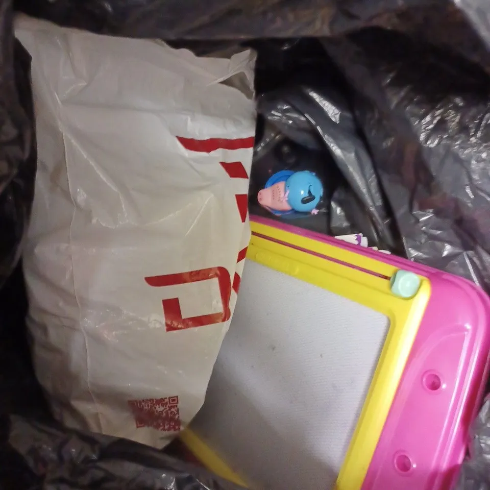 BAG OF ASSORTED KIDS TOYS AND ACCESSORIES TOO INCLUDE ARM BANDS , BARBIE DOLLS AND PLAY DOUGH 