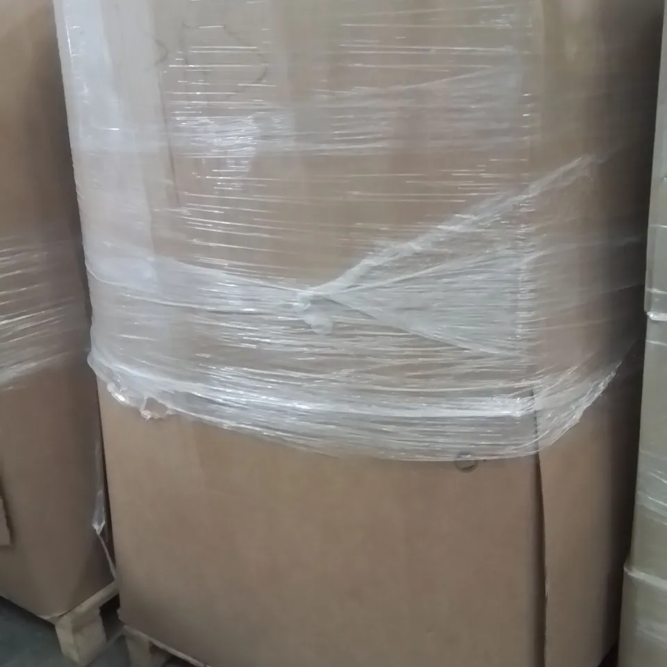 PALLET CONTAINING A LARGE QUANTITY OF HOSES