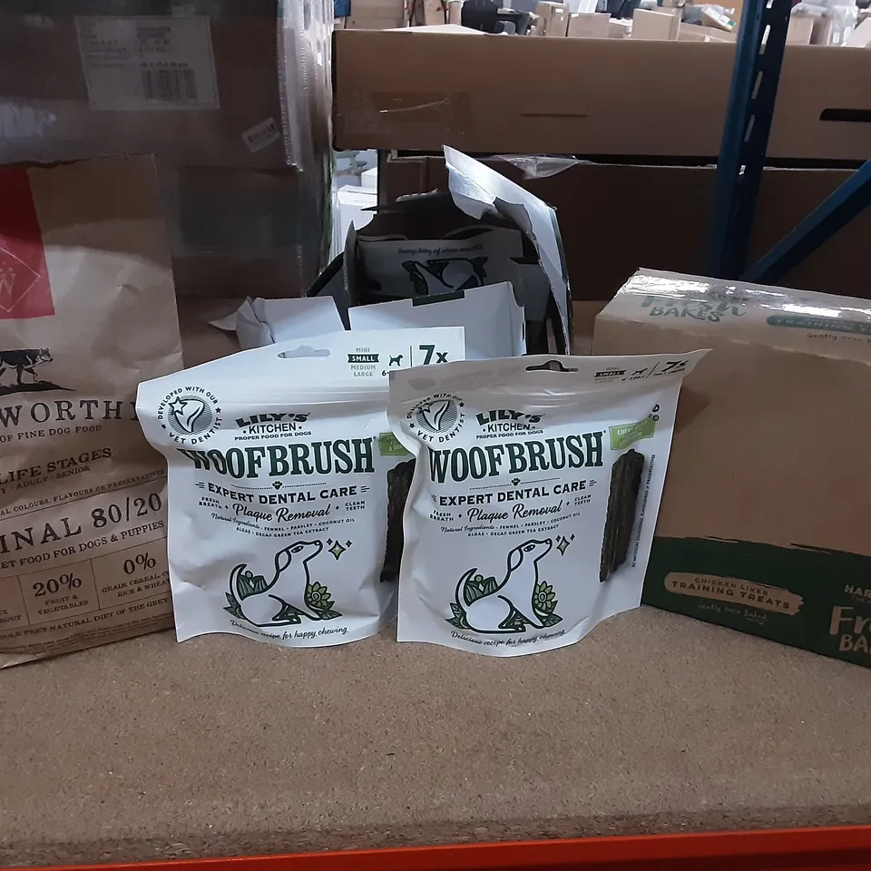 TOTE OF PET SUPPLIES INCLUDING WOLFWORTHY ALL LIFE STAGES DOG FOOD, LILY'S KITCHEN WOOF BRUSH, HARRINGTONS CHICKEN LIVER FRESH BAKES 