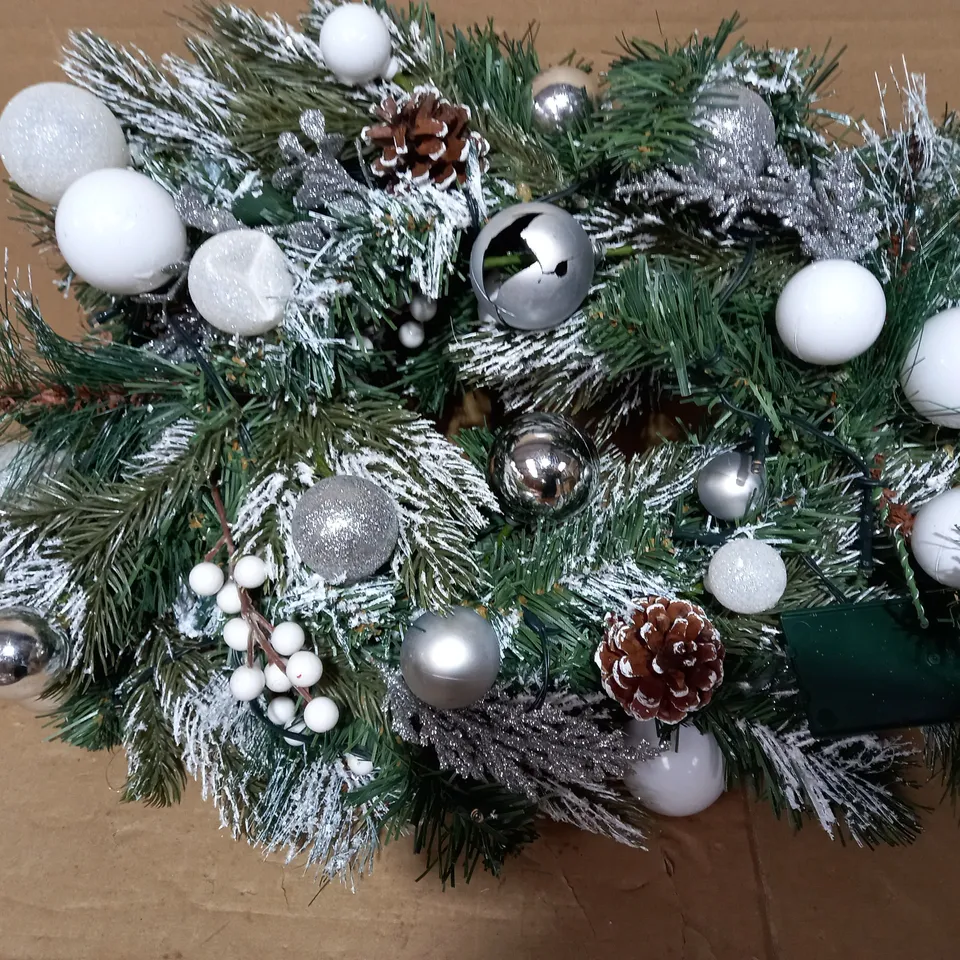HOME REFLECTIONS PRE-LIT SNOWY SILVER WREATH