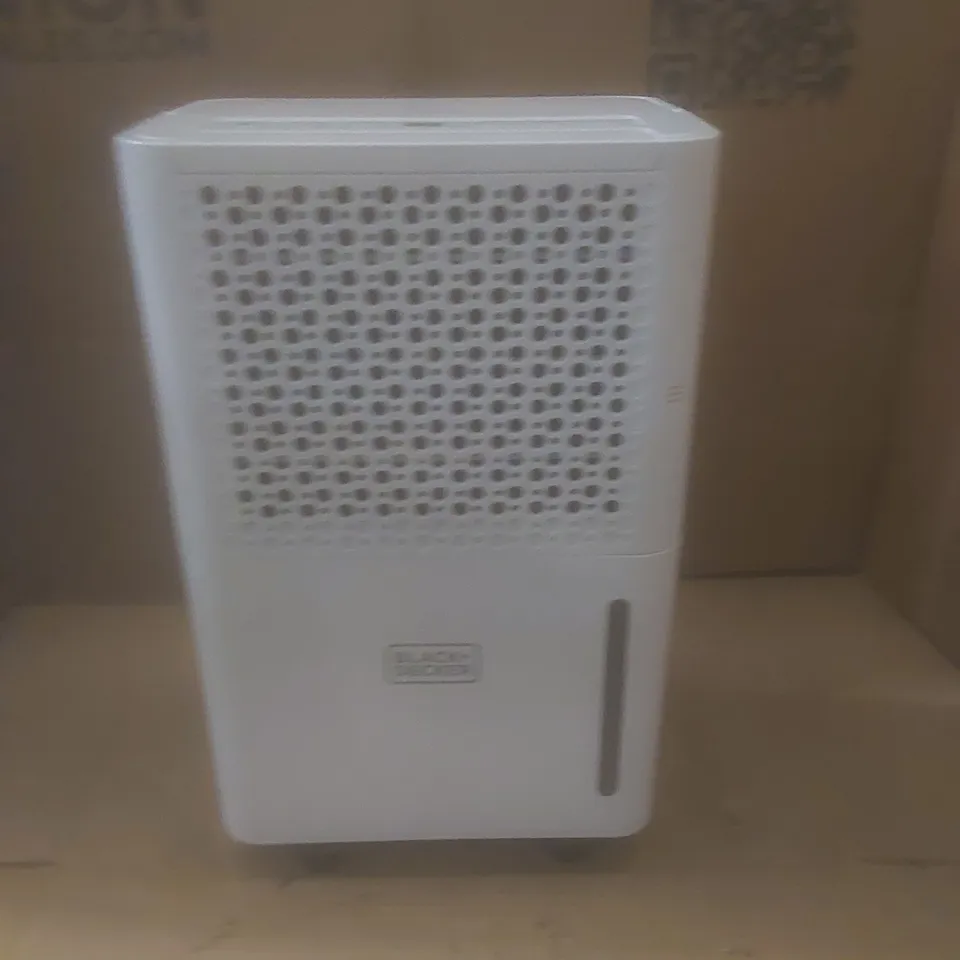 BOXED BLACK + DECKER DEHUMIDIFIER BXEH60016GB