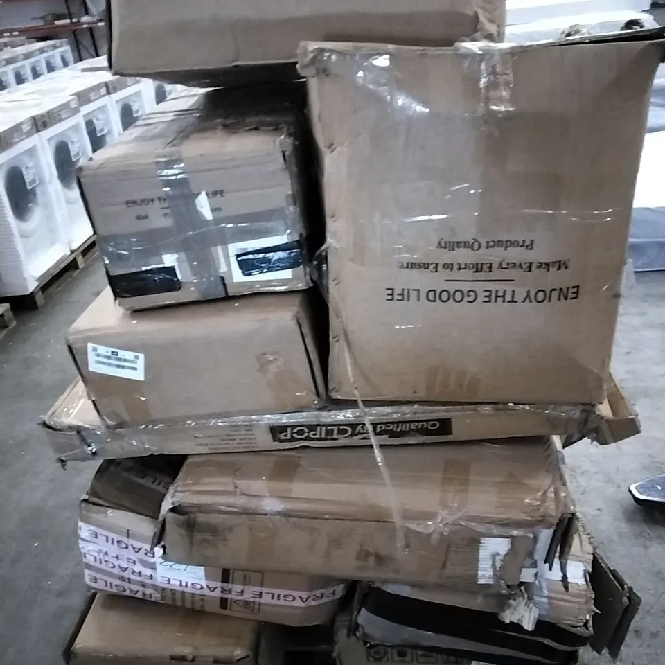 A PALLET OF VARIOUS DESIGNER FURNITURE PARTS.