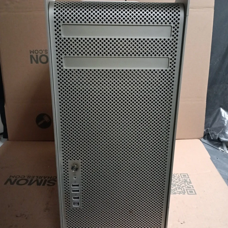 APPLE MAC PRO DESKTOP TOWER – SILVER ALUMINIUM CHASSIS