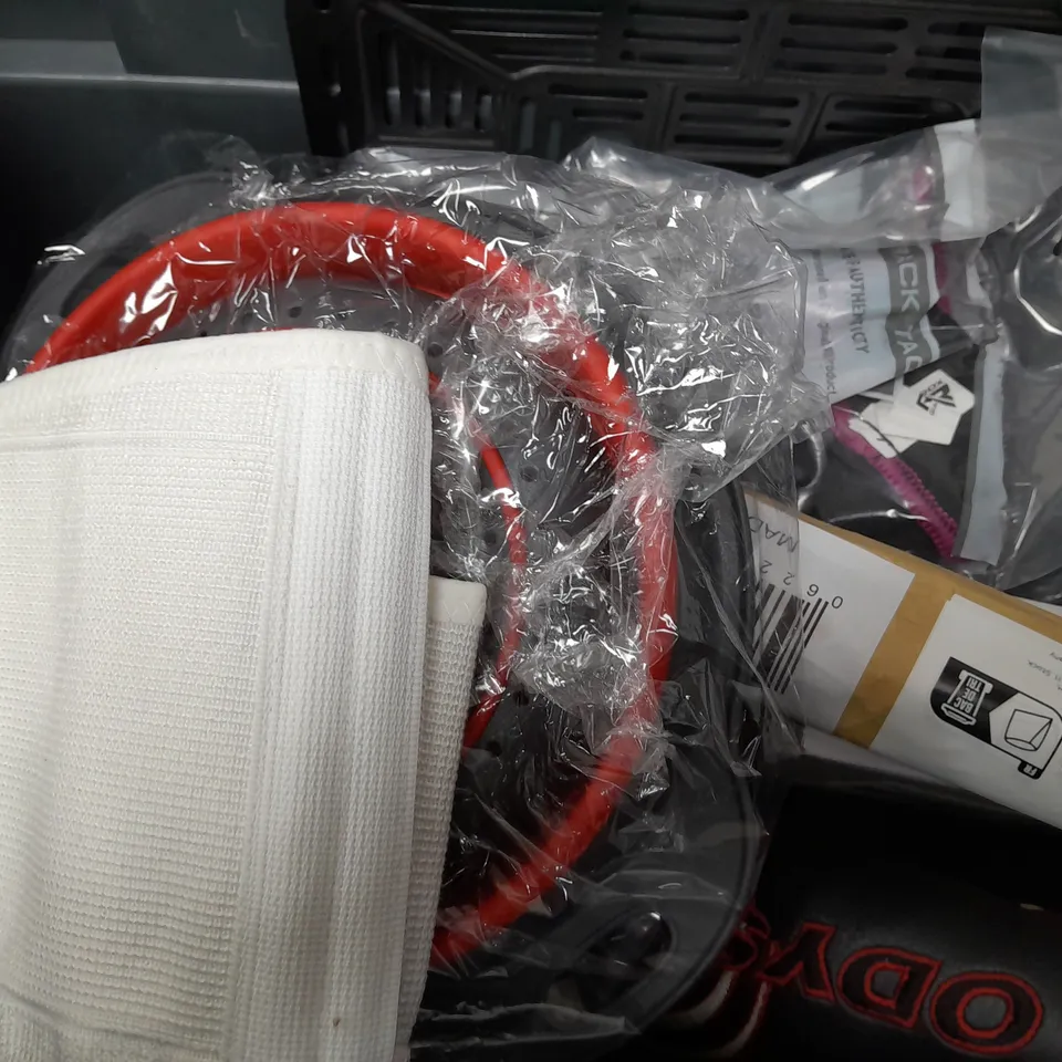 BOX OF APPROXIMATELY 8 ASSORTED ITEMS TO INCLUDE - NINJA PROCHEF , NOTEBOOK , SITE GLOVES ETC