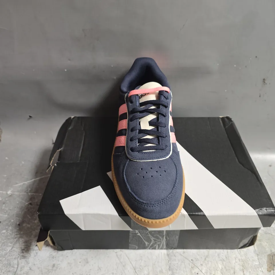 BOXED PAIR OF ADIDAS BREAKNET SLEEK TRAINERS IN NAVY/PINK - UK 6