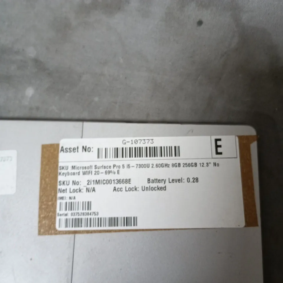 MICROSOFT SURFACE PRO 5 TABLET – I5-7300U, 8GB RAM, 256GB, 12.3-INCH DISPLAY – NO KEYBOARD - CRACKED SCREEN