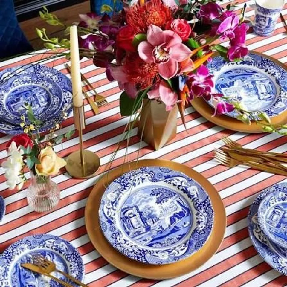 BOXED SET OF 12 BLUE ITALIAN SPODE PLATES
