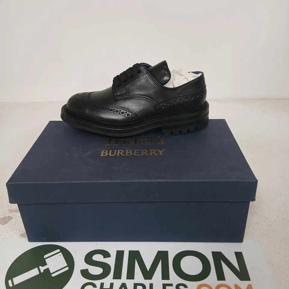 BURBERRY TRICKER'S DERBY SHOES – BLACK LEATHER BROGUES WITH RUBBER SOLE, BOXED