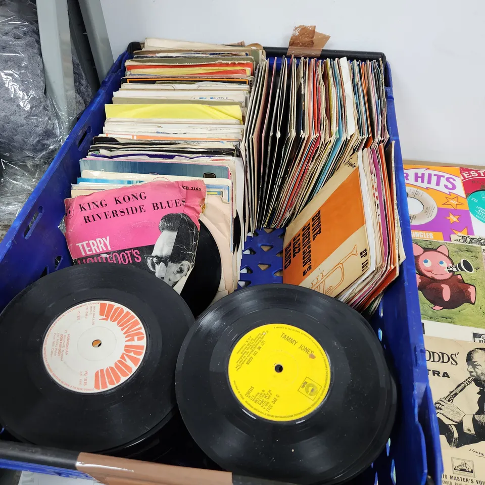 A COLLECTION OF VINYL SINGLES SINGLES