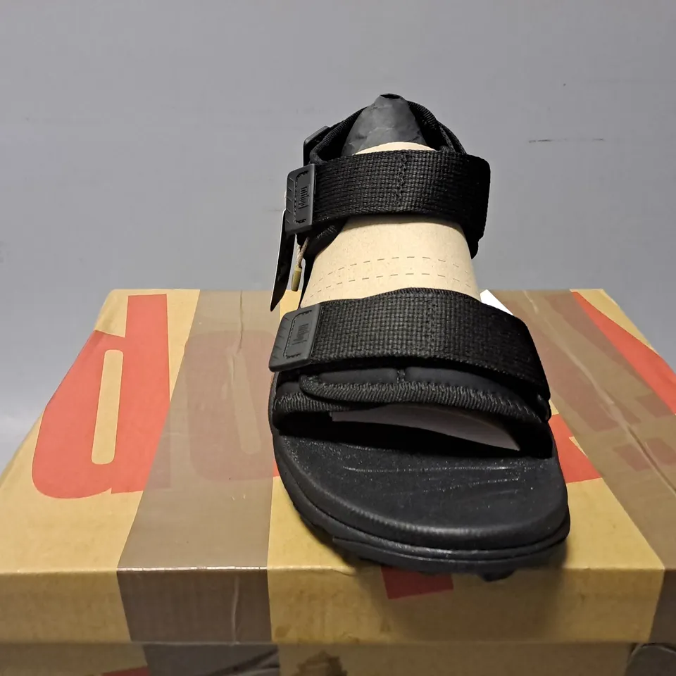 BOXED FITFLOP NEO D HYKER SANDALS - UK 4 