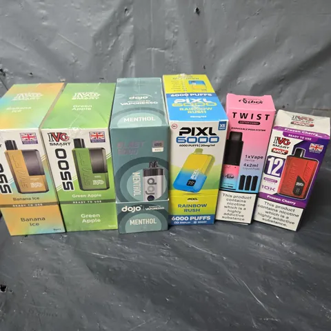 APPROXIMATELY 12 ASSORTED E-CIGARETTE & VAPING ITEMS IN VARIOUS BRANDS TO INCLUDE IVG SMART MAX, PIXL 6000, VAPORESSO DOJO BLAST 6000, ETC - COLLECTION ONLY
