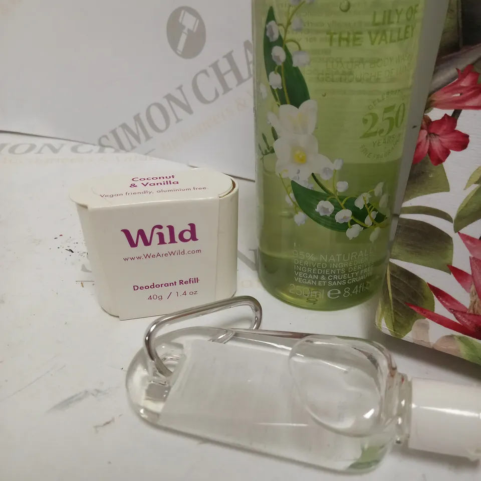 LOT OF APPROX 5 TO INCLUDE SOAP , LUXURY BATH FLOAT , DEODORANT REFILL , ETC