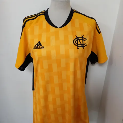 ADIDAS TRAINING SHIRT SIZE M