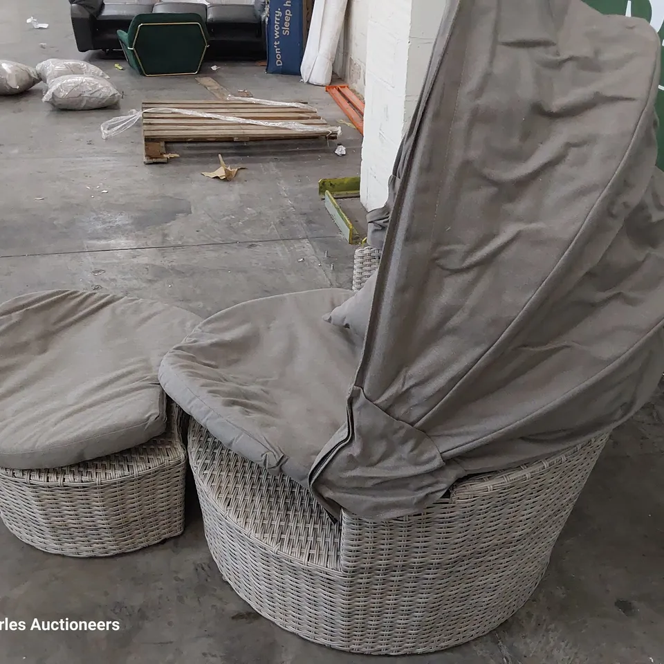 DESIGNER INNOVATORS RATTAN CIRCULAR PATIO SEAT WITH SUN CANOPY & FOOTSTOOL 