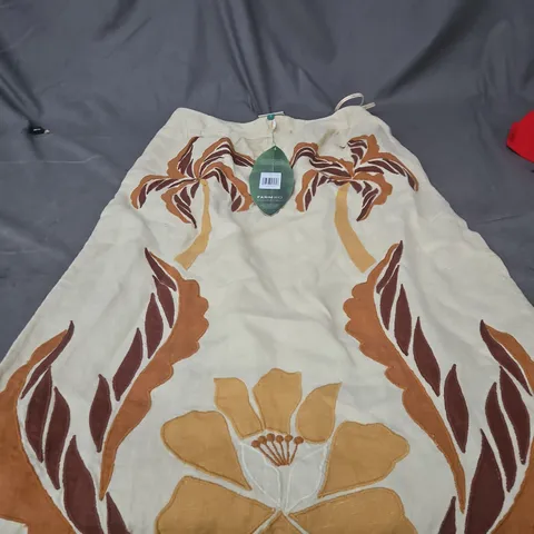 FARM RIO SKIRT SMALL – SAND WITH TROPICAL PALM FROND & FLORAL PRINT