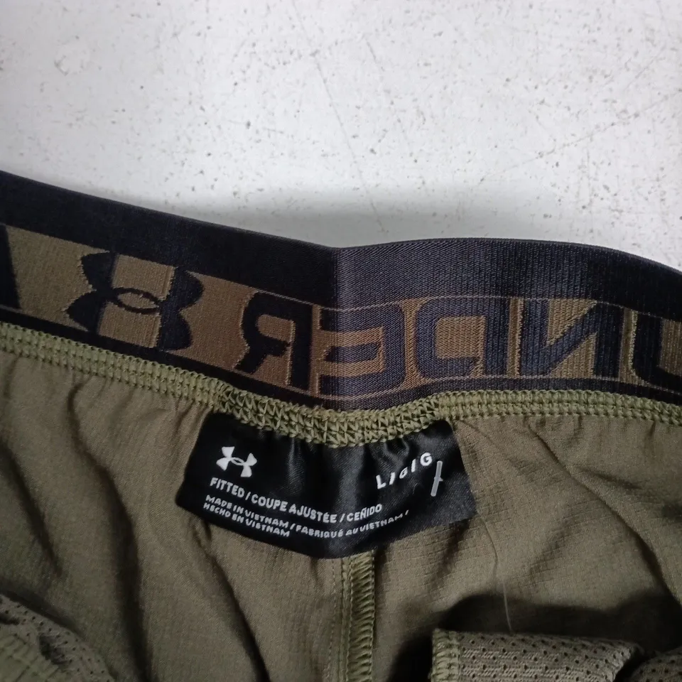 UNDER ARMOUR MEN'S KHAKI SHORTS – OLIVE/KHAKI, UK L (L/G)