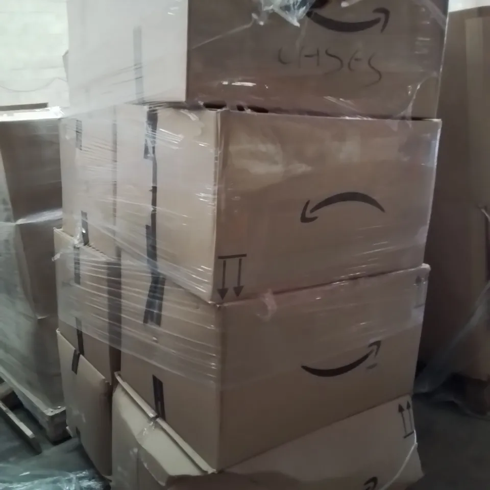 PALLET CONTAINING A LARGE QUANTITY OF PHONE CASES,SCREEN PROTECTORS,TABLET CASES 