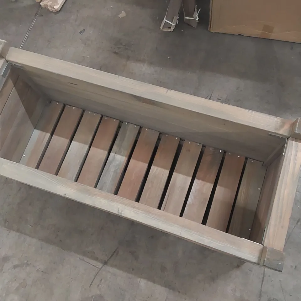 SOLID WOOD GARDEN BOX