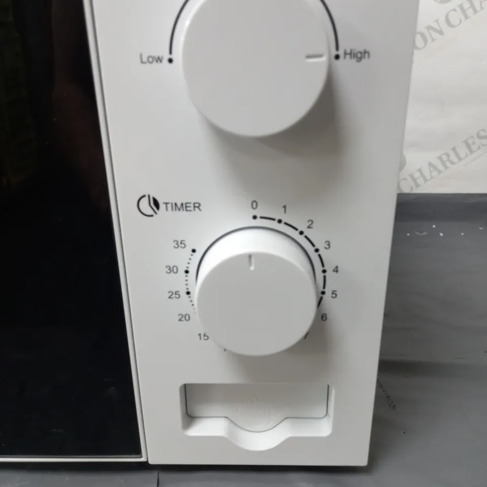 BOXED SWAN 20L 700W MANUAL MICROWAVE IN WHITE RRP £54