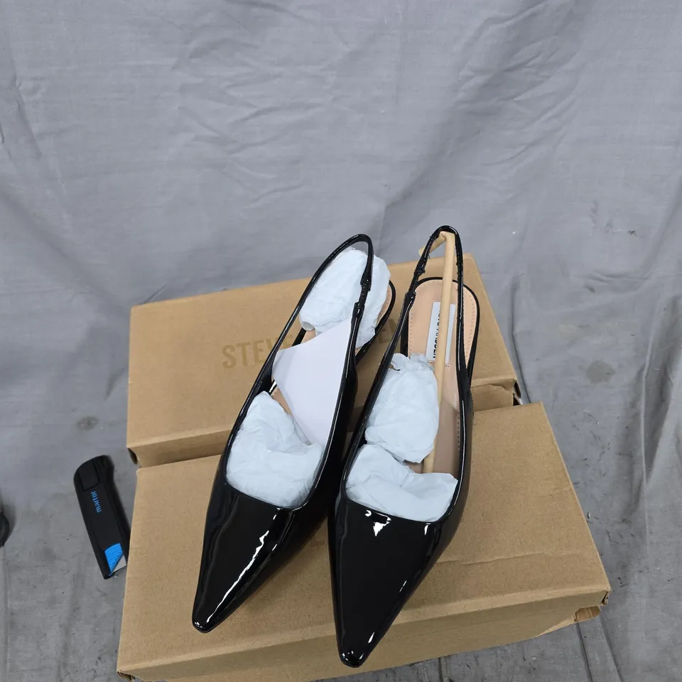 STEVE MADDEN KARI BLACK PATENT SLINGBACK HEELS – WOMEN'S, EU 39 (UK 6)