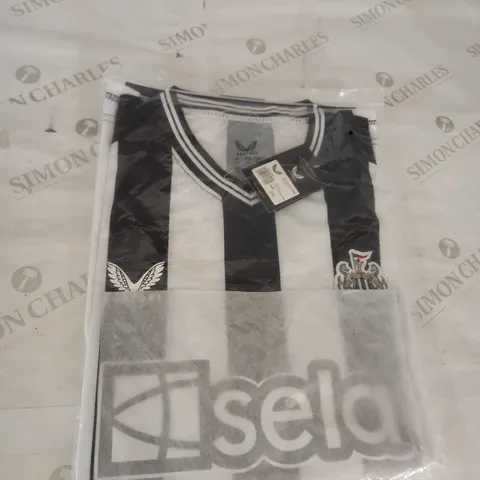 2XL 23/24 NEWCASTLE UNITED FOOTBALL SHIRT