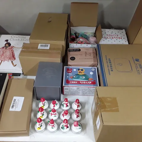 LOT OF ASSORTED HOUSEHOLD ITEMS TO INCLUDE CARDSTOCK, PARTY FAVOURS, WINE TUMBLER AND DECORATIVE GLASS VASES