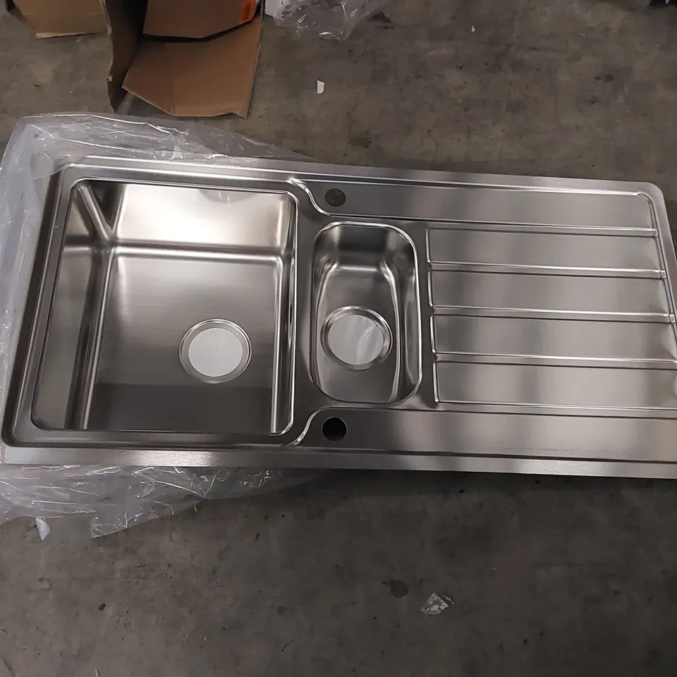 BOXED BRUSHED STAINLESS STEEL 1.5-BOWL SINK AND DRAINER
