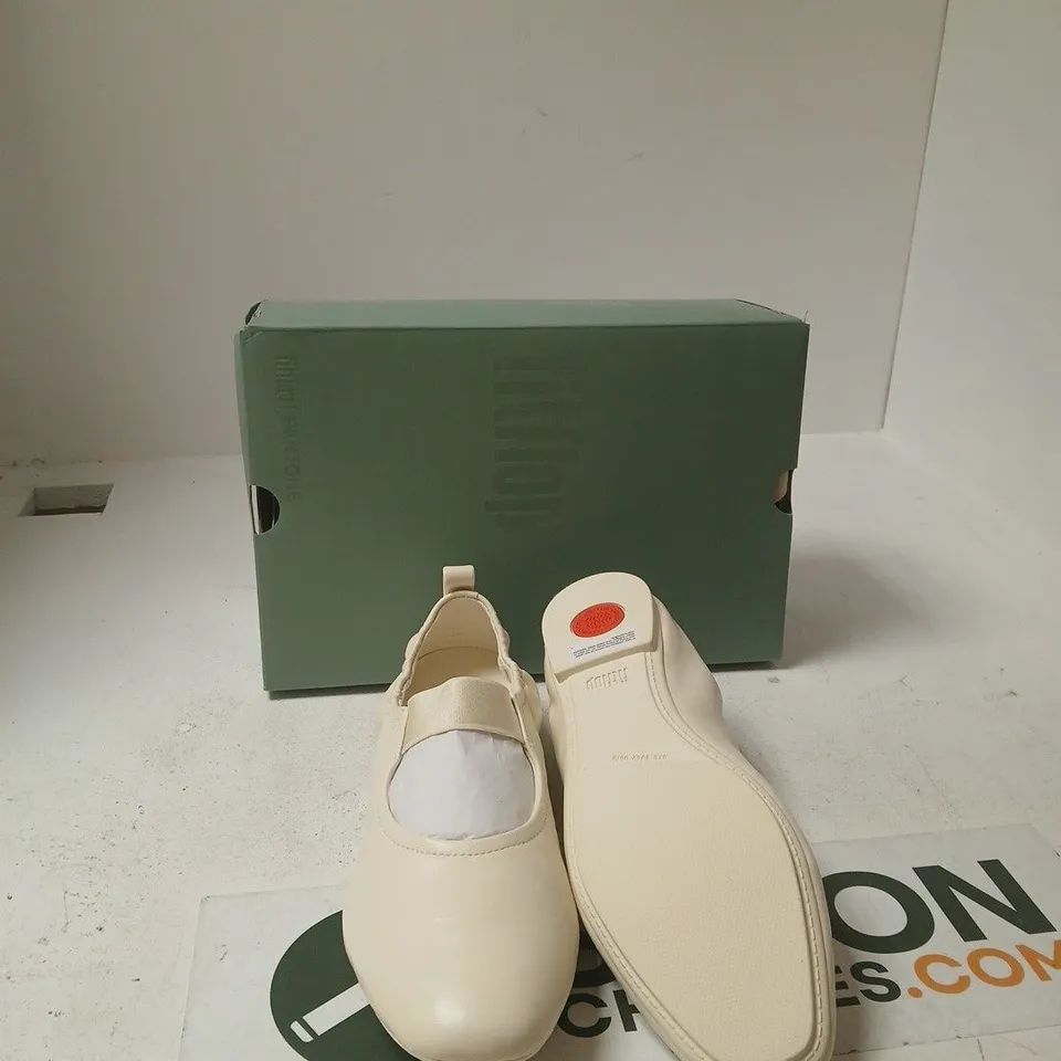 FITFLOP BALLERINA MARY JANE – ANTIQUE WHITE, UK 8 (US 10, EU 42)