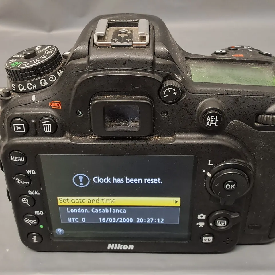 NIKON D7100 DIGITAL CAMERA AND ACCESSORIES 