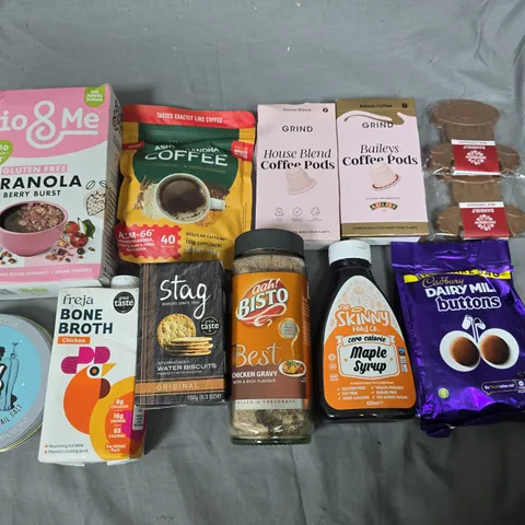 LOT OF 17 ASSORTED FOOD ITEMS TO INCLUDE BIO & ME GRANOLA, ASHWAGANDA COFFEE AND CHOCOLATE REINDEERS