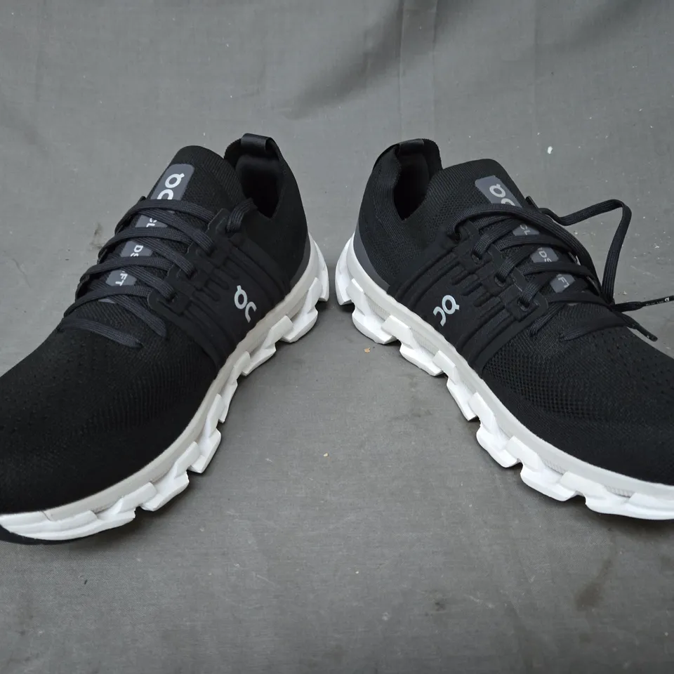 BOXED PAIR OF ON CLOUDSWIFT 3 SHOES IN BLACK UK SIZE 9