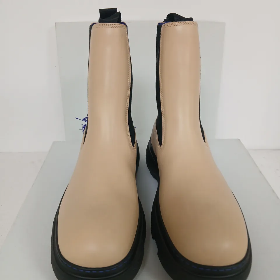BURBERRY LEATHER CHELSEA BOOTS – BEIGE, RUBBER SOLE, UK 8 (EU 42)