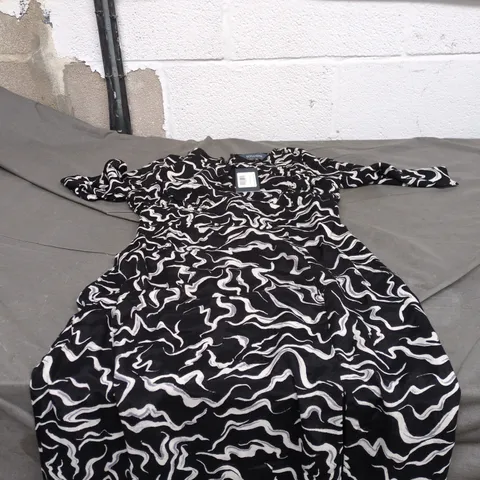 SOSANDAR BLACK AND WHITE ABSTRACT PRINT MIDI DRESS SIZE 12 TAGGED