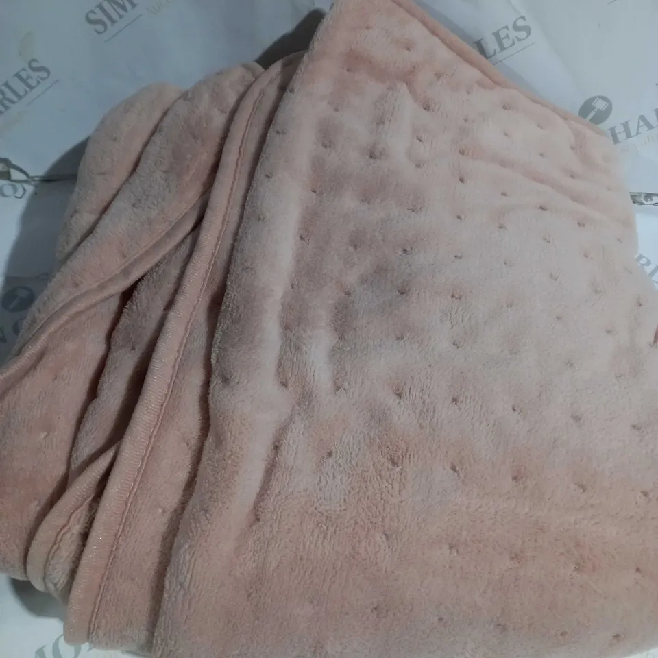 SILENT NIGHT HEATED BLANKET IN PINK