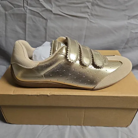 STEVE MADDEN FLAGSHIP GOLD ACTION LEATHER SNEAKER - UK SIZE 6