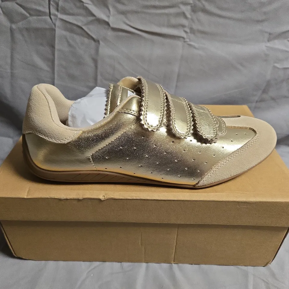 STEVE MADDEN FLAGSHIP GOLD ACTION LEATHER SNEAKER - UK SIZE 6