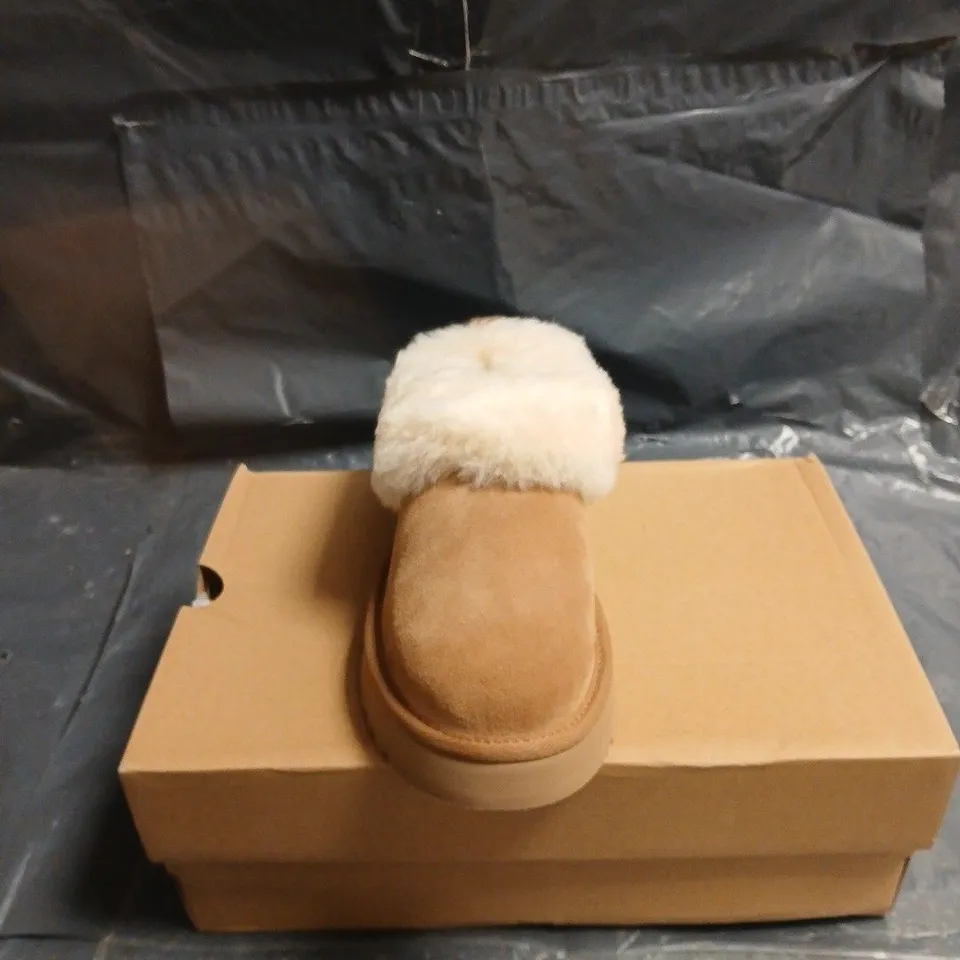UGG-STYLE TAN SUEDE SLIPPERS WITH WHITE SHEARLING LINING UK 3