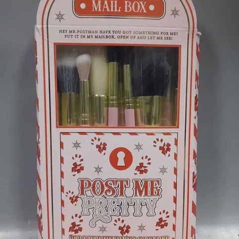 P.LOUISE POST ME PRETTY BRUSHES SET 