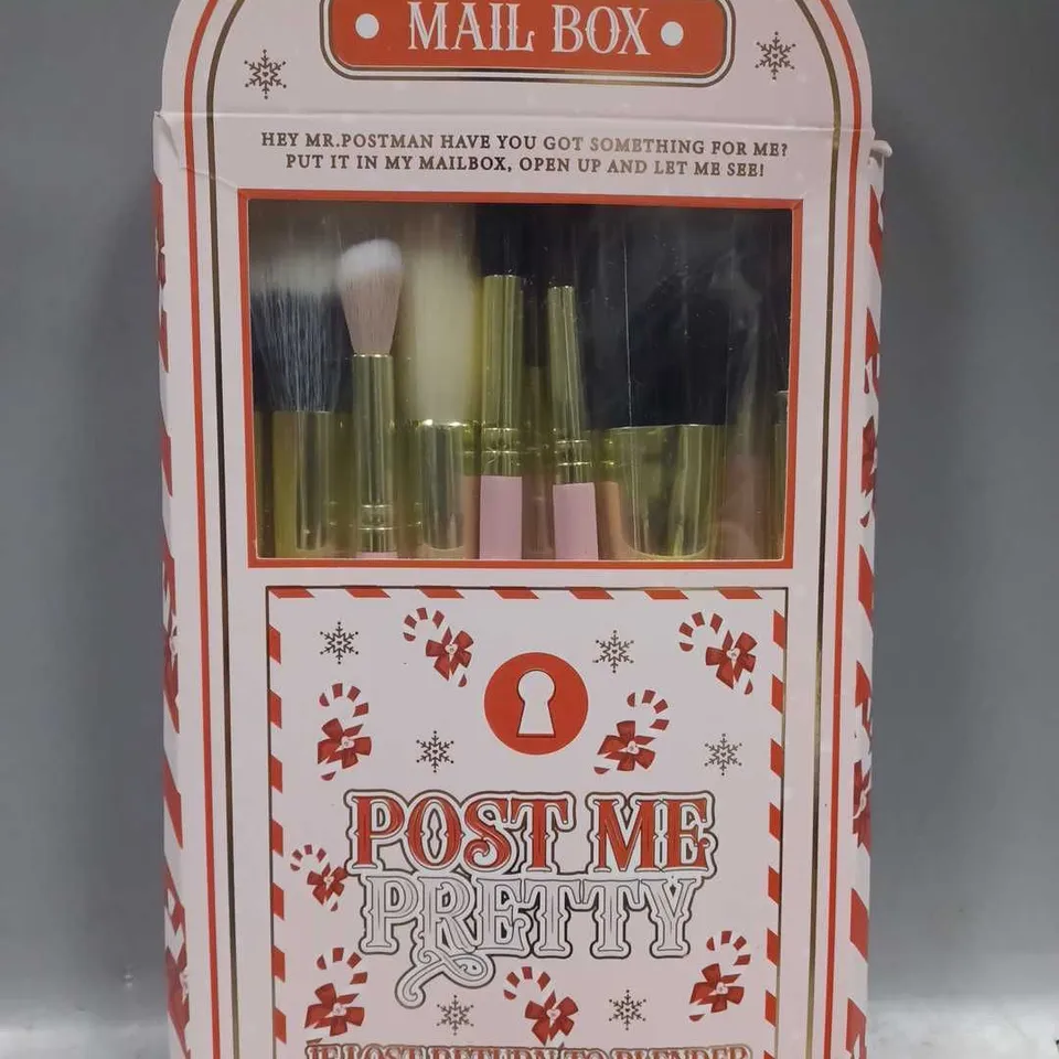 P.LOUISE POST ME PRETTY BRUSHES SET 