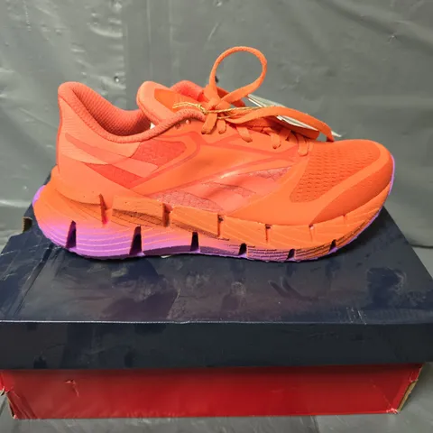 BOXED REEBOK WOMEN'S RUNNING FLOATZIG TRAINERS, ORA - UK SIZE 5