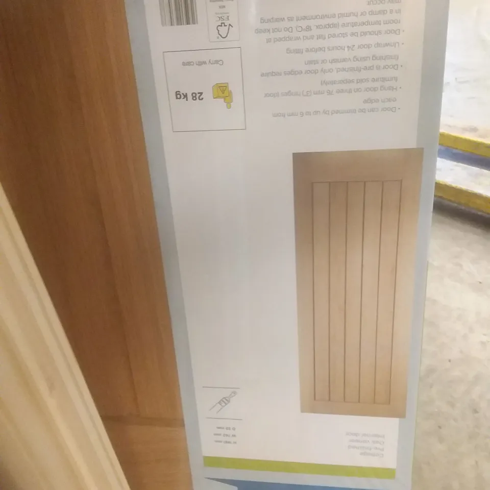GEOM COTTAGE PRE-FINISHED OAK VENEER INTERNAL DOOR 1981×762×35MM