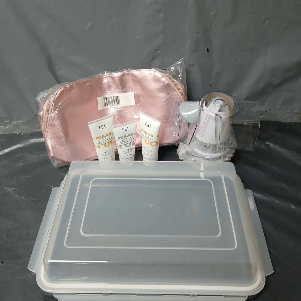 APPROXIMATELY 15 ASSORTED ITEMS TO INCLUDE GREATER & SLICER, FOOD TUPPERWARE, FUL SET, ETC