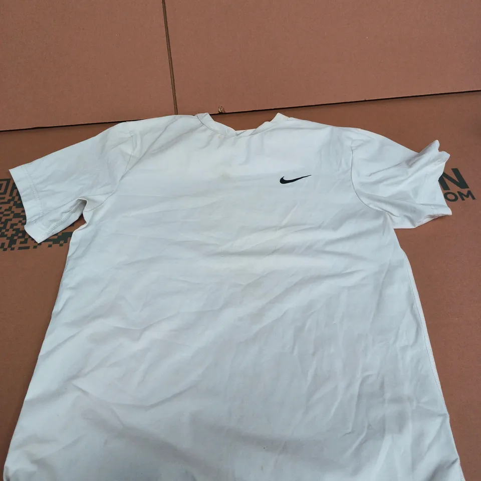 NIKE DRI-FIT T-SHIRT – S