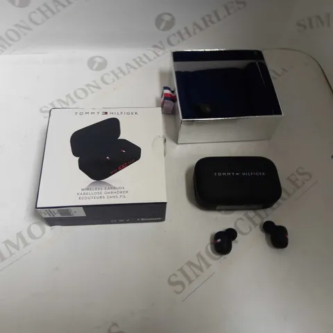 TOMMY HILFIGER EARBUDS POWERBANK BLACK 