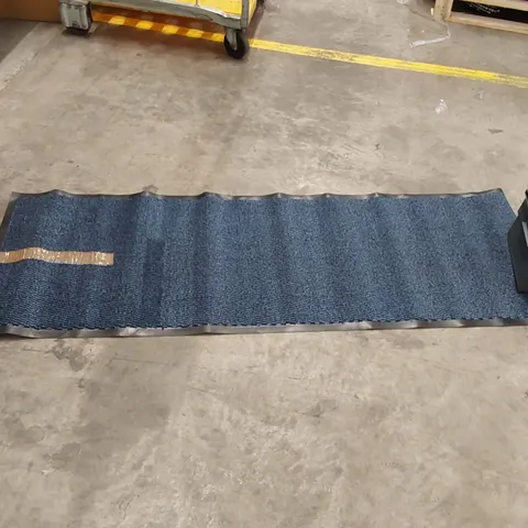 LONG BLUE NON-SLIP INDOOR/OUTDOOR RUG //175 X 60CM