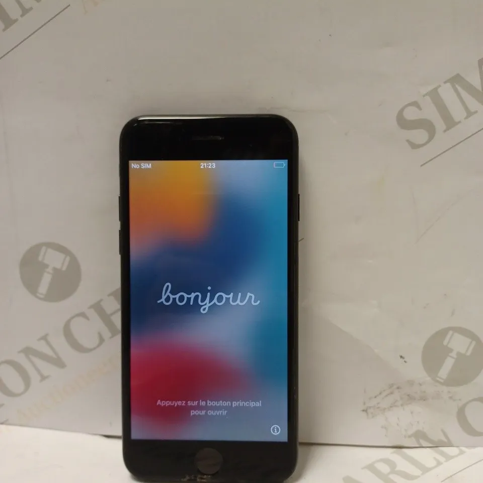 BOXED APPLE IPHONE 7 IN BLACK