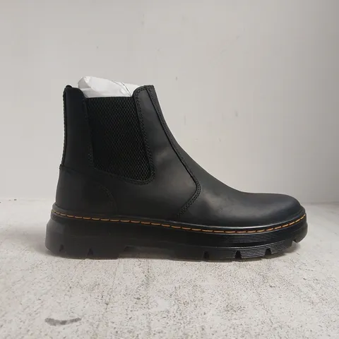 BOXED PAIR OF DR MARTENS EMBRURY BOOTS IN BLACK SIZE UK 9